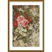 Набір для вишивки нитками на канві з фоновим зображенням В саду з троянд 